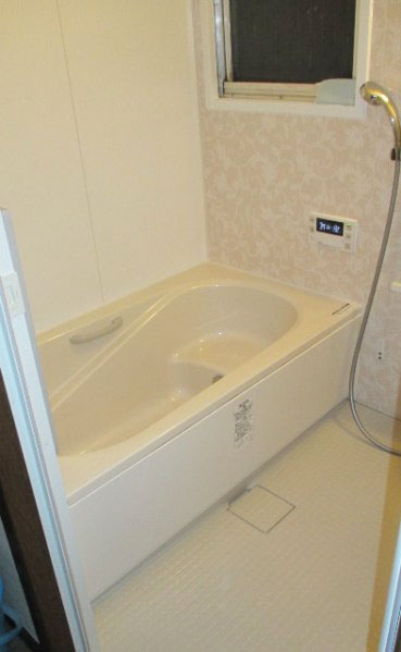 浴室暖房機を設置し寒い冬でも暖かく快適に入浴できるようになりました。